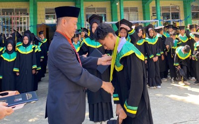 MIN 2 Sukabumi Gelar Pelepasan dan Perpisahan Penuh Haru: Melepas Generasi Berprestasi, Menyongsong Masa Depan Gemilang